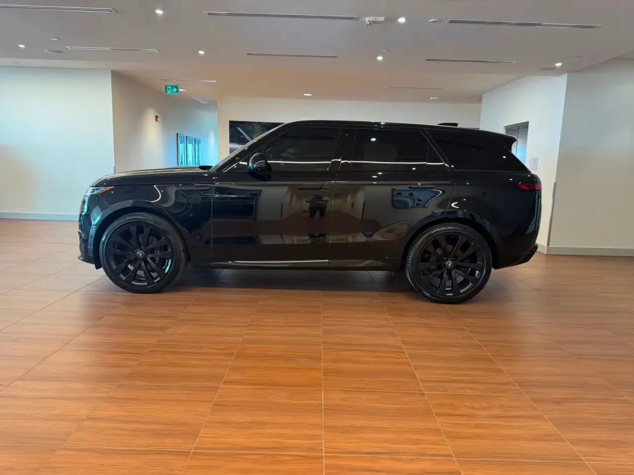 Land Rover Range Rover Sport снимка Land Rover Range Rover Sport