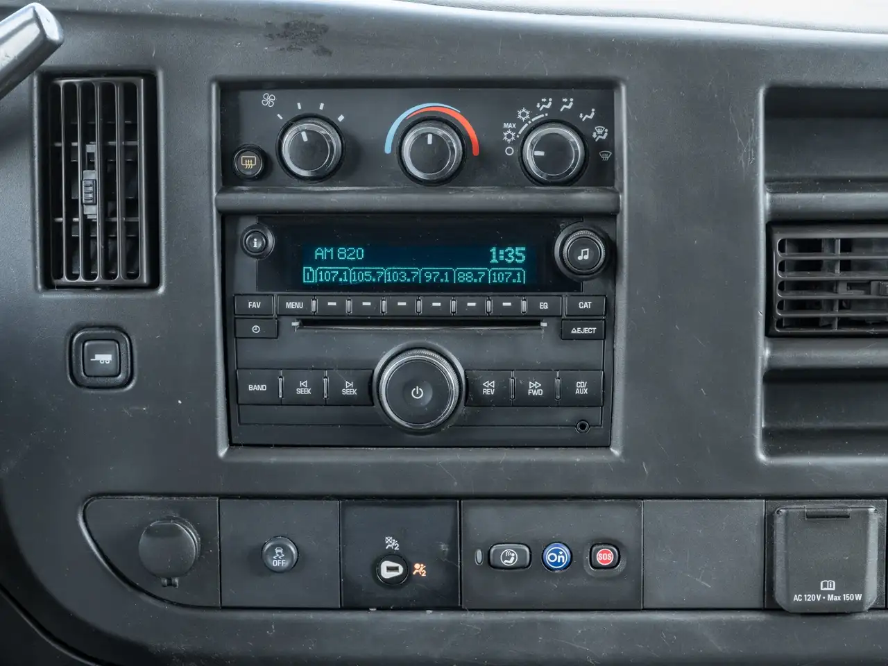 GMC Savana снимка GMC Savana