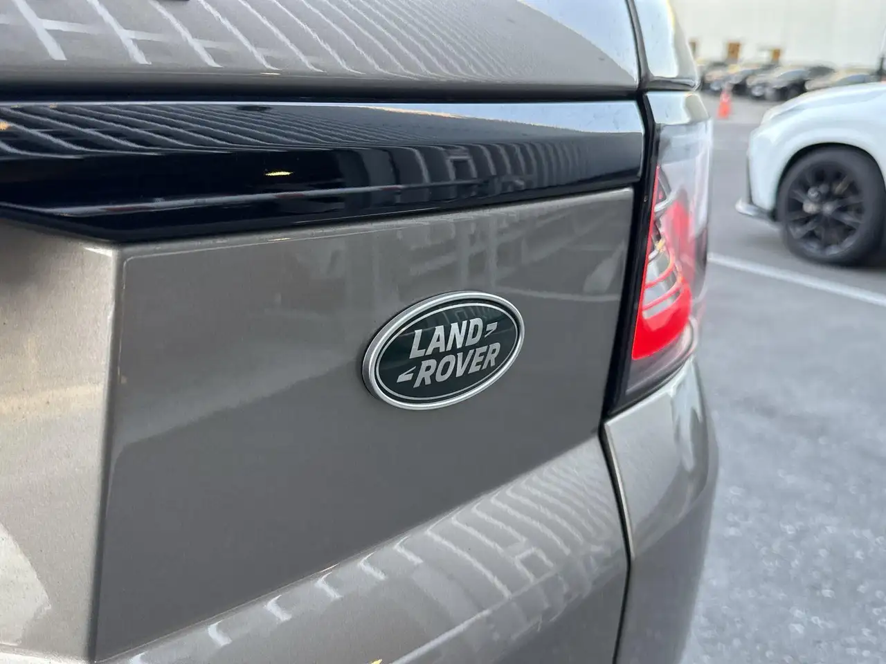Land Rover Range Rover Sport снимка Land Rover Range Rover Sport