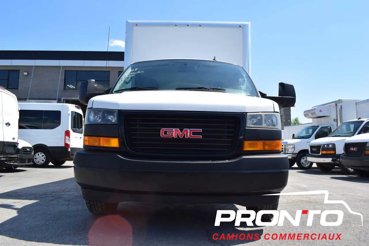 GMC Savana fotografie GMC Savana