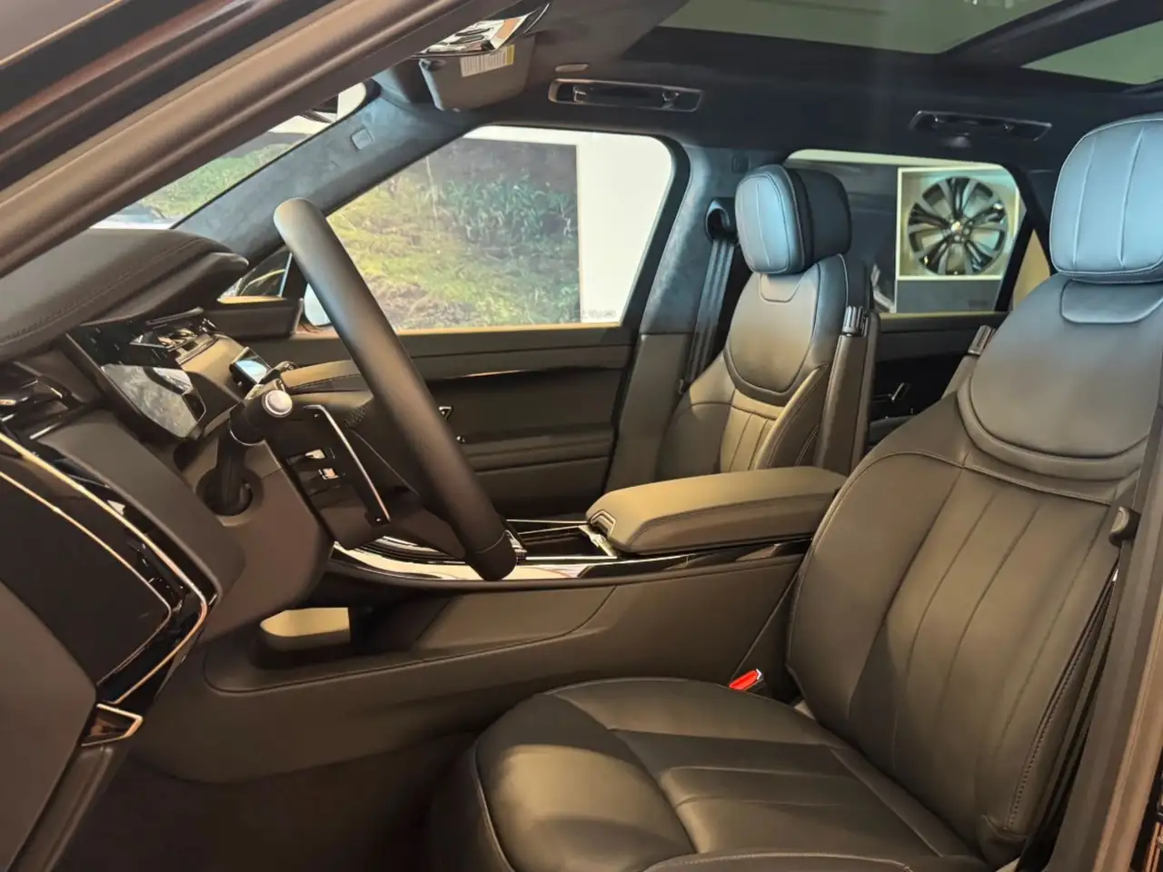 Land Rover Range Rover Sport снимка Land Rover Range Rover Sport