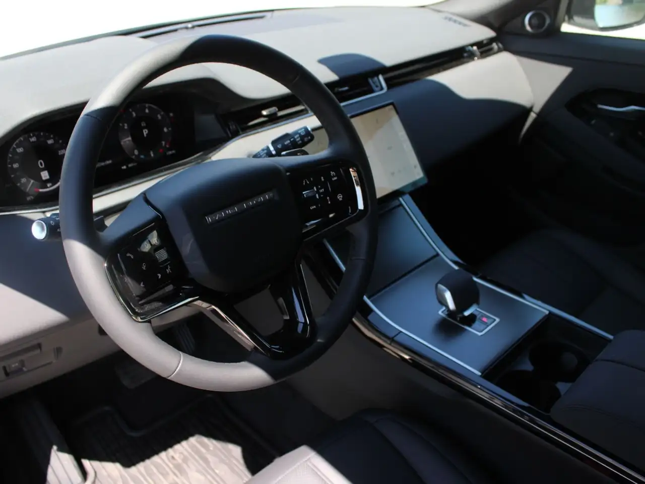 Land Rover Range Rover Evoque photo Land Rover Range Rover Evoque
