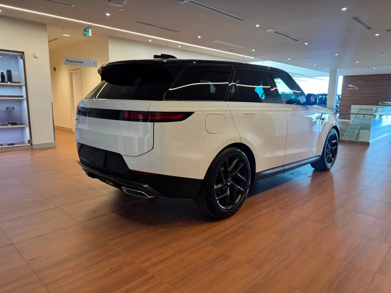 Land Rover Range Rover Sport снимка Land Rover Range Rover Sport