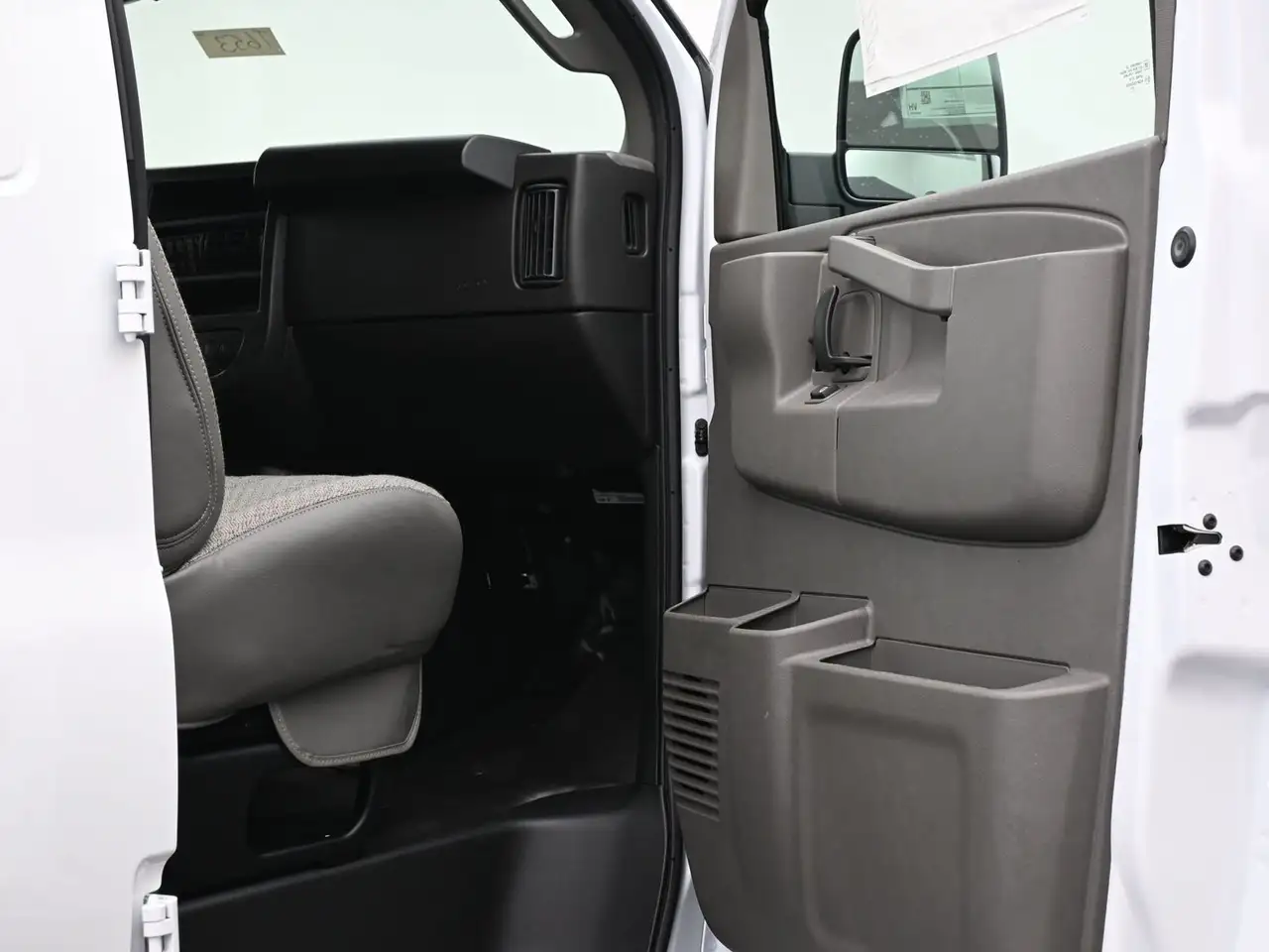 GMC Savana снимка GMC Savana