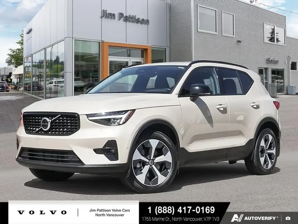 2025 Volvo XC40