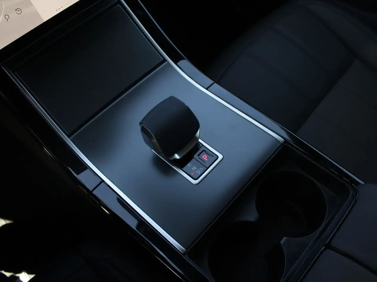 Land Rover Range Rover Evoque photo Land Rover Range Rover Evoque