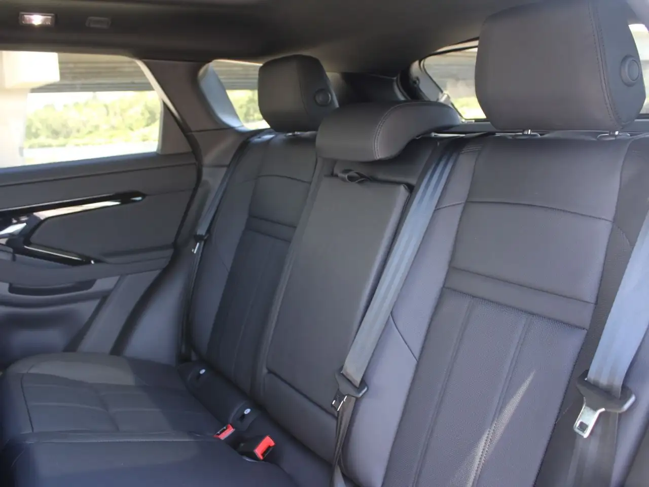 Land Rover Range Rover Evoque photo Land Rover Range Rover Evoque