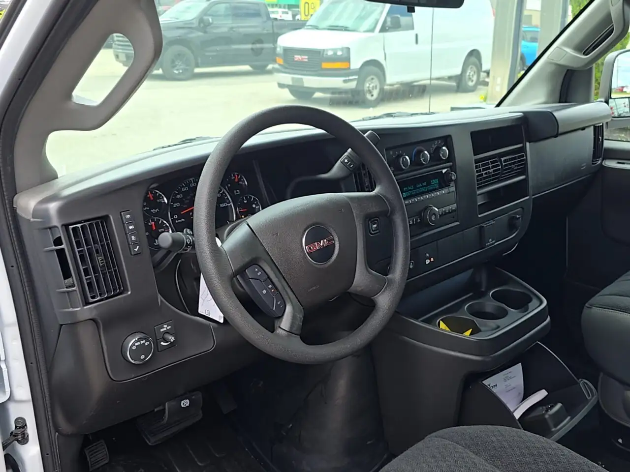 GMC Savana fotografie GMC Savana