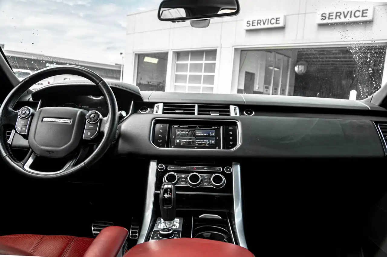 Land Rover Range Rover Sport снимка Land Rover Range Rover Sport