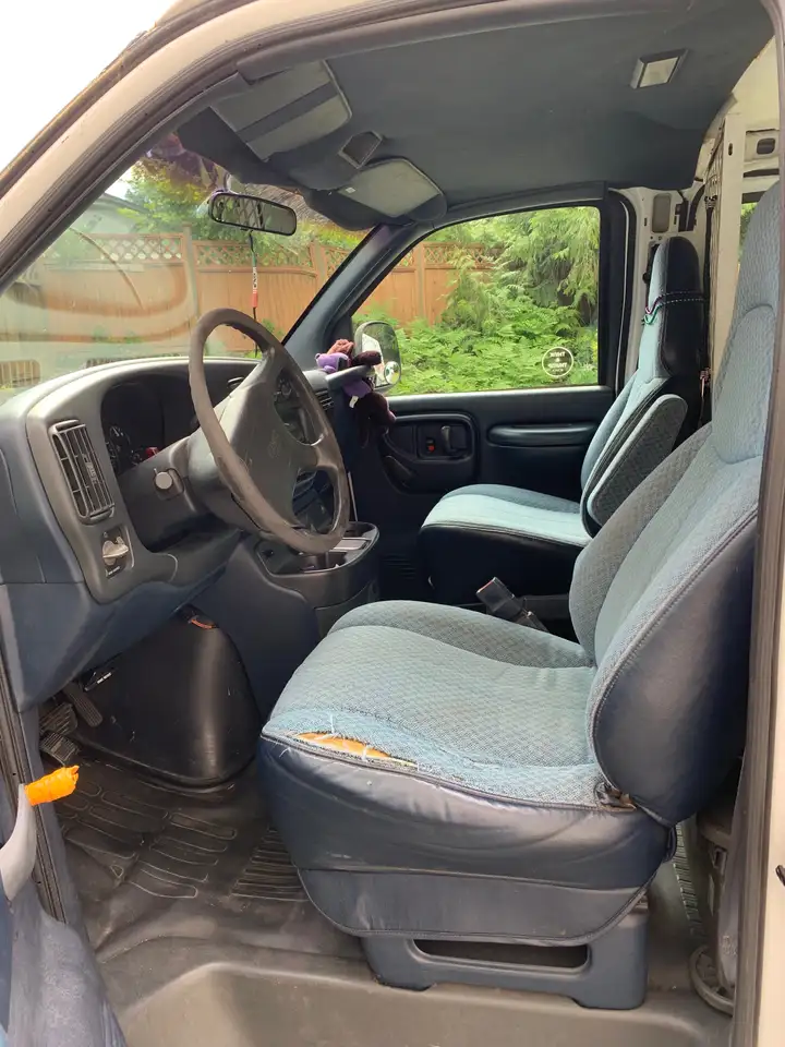 GMC Savana photo GMC Savana