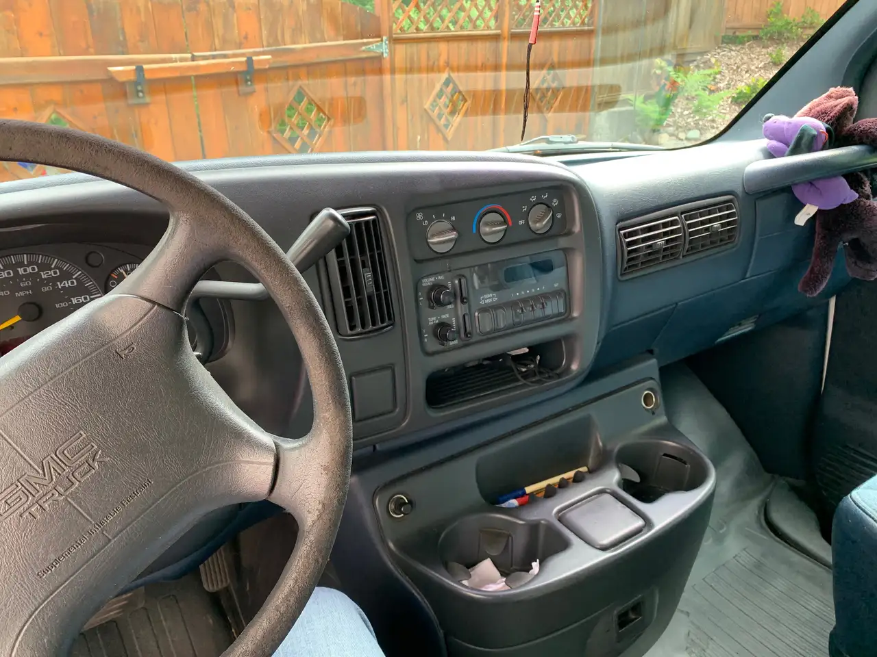 GMC Savana photo GMC Savana