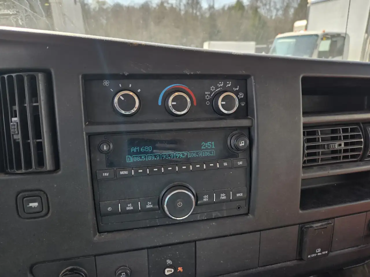 GMC Savana снимка GMC Savana