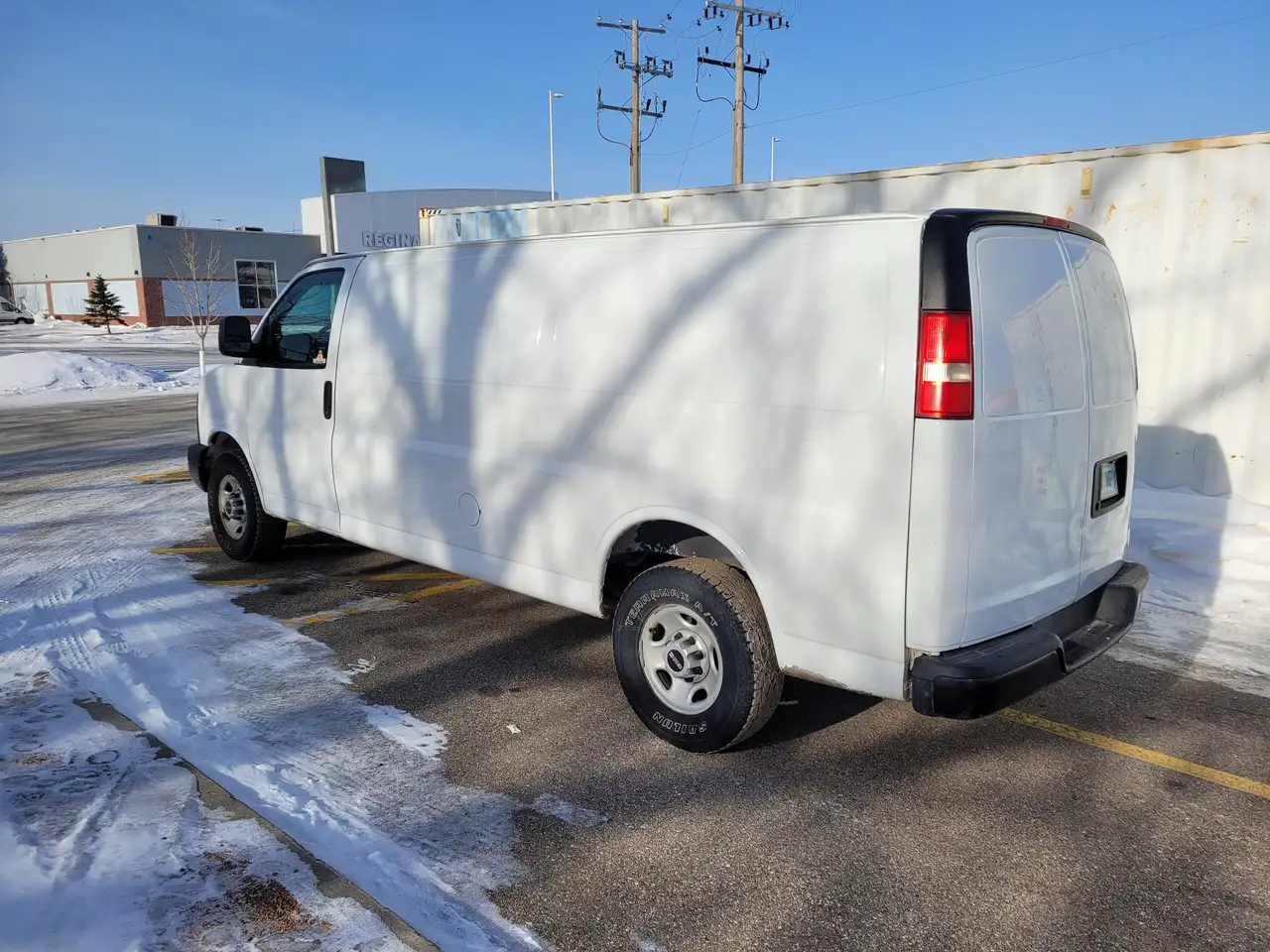 GMC Savana photo GMC Savana