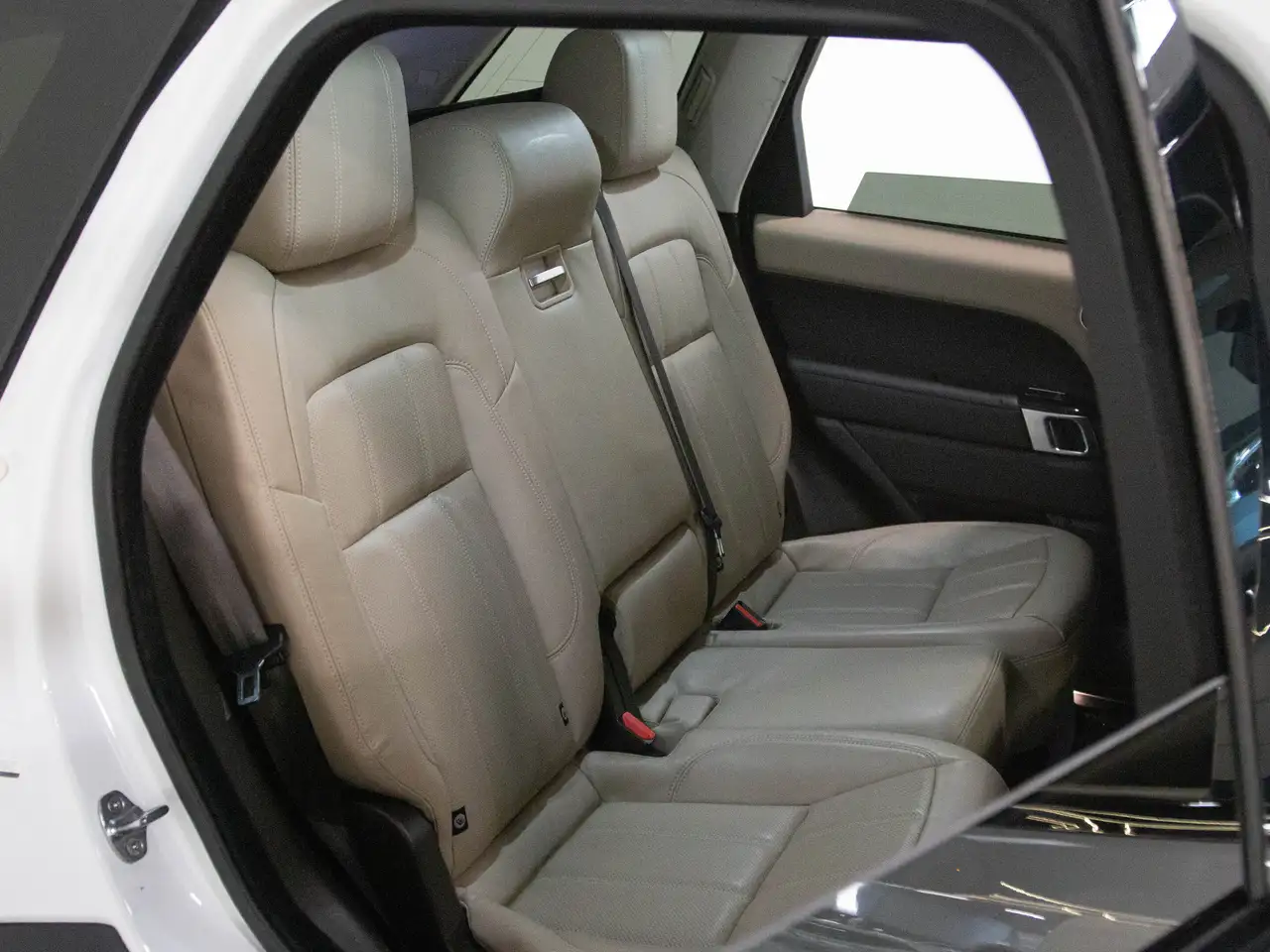 Land Rover Range Rover Sport снимка Land Rover Range Rover Sport