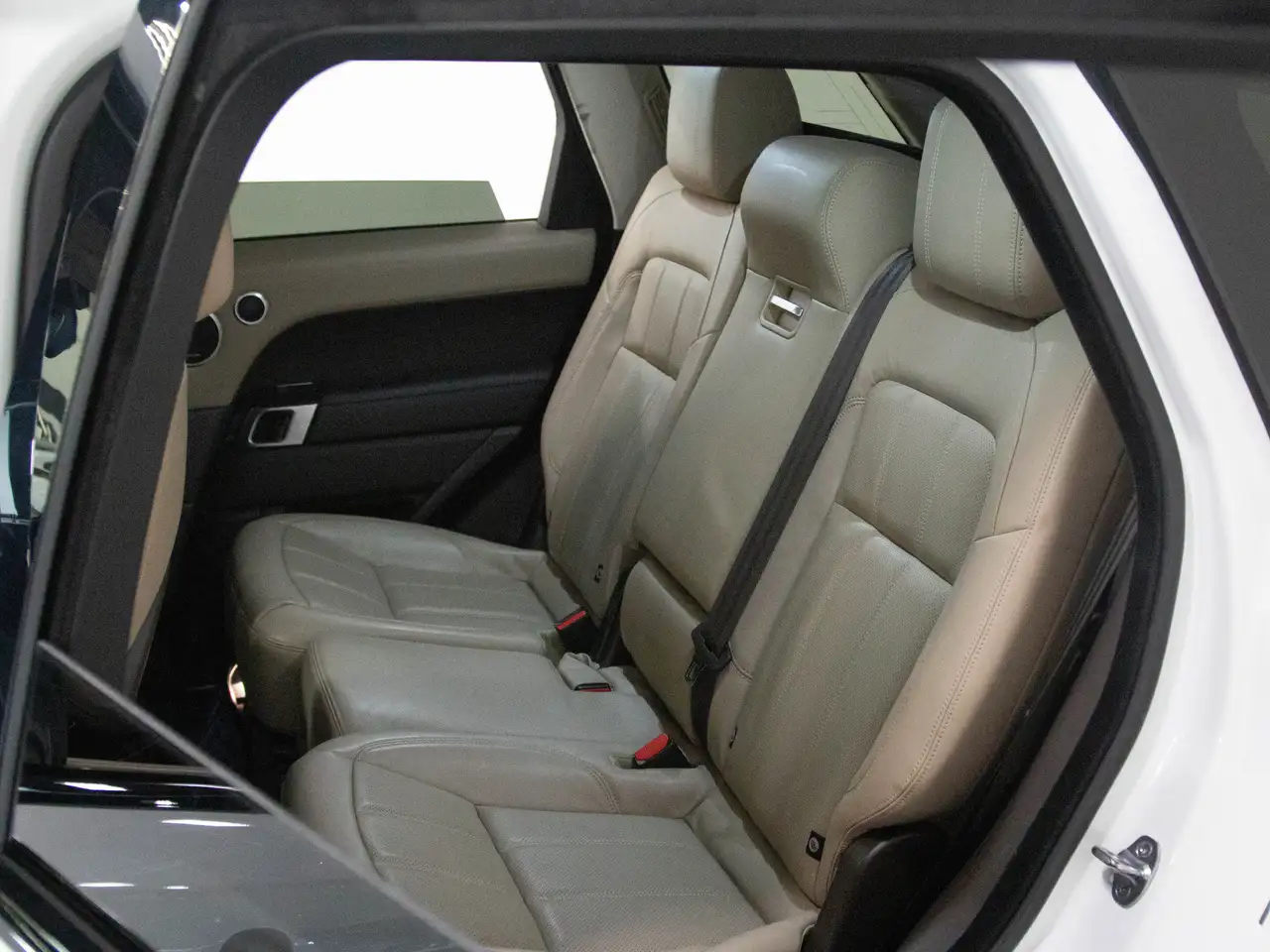 Land Rover Range Rover Sport снимка Land Rover Range Rover Sport