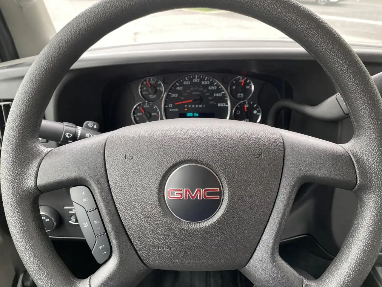 GMC Savana 3500 снимка GMC Savana 3500