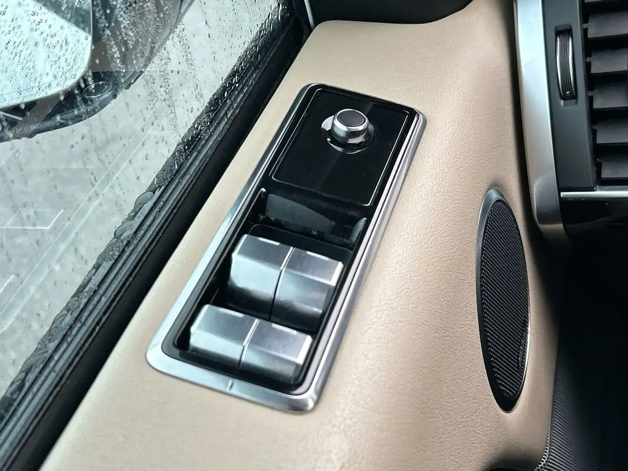 Land Rover Range Rover Sport снимка Land Rover Range Rover Sport