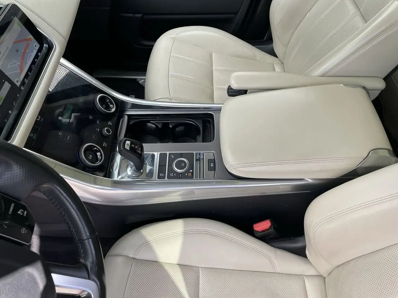 Land Rover Range Rover Sport снимка Land Rover Range Rover Sport