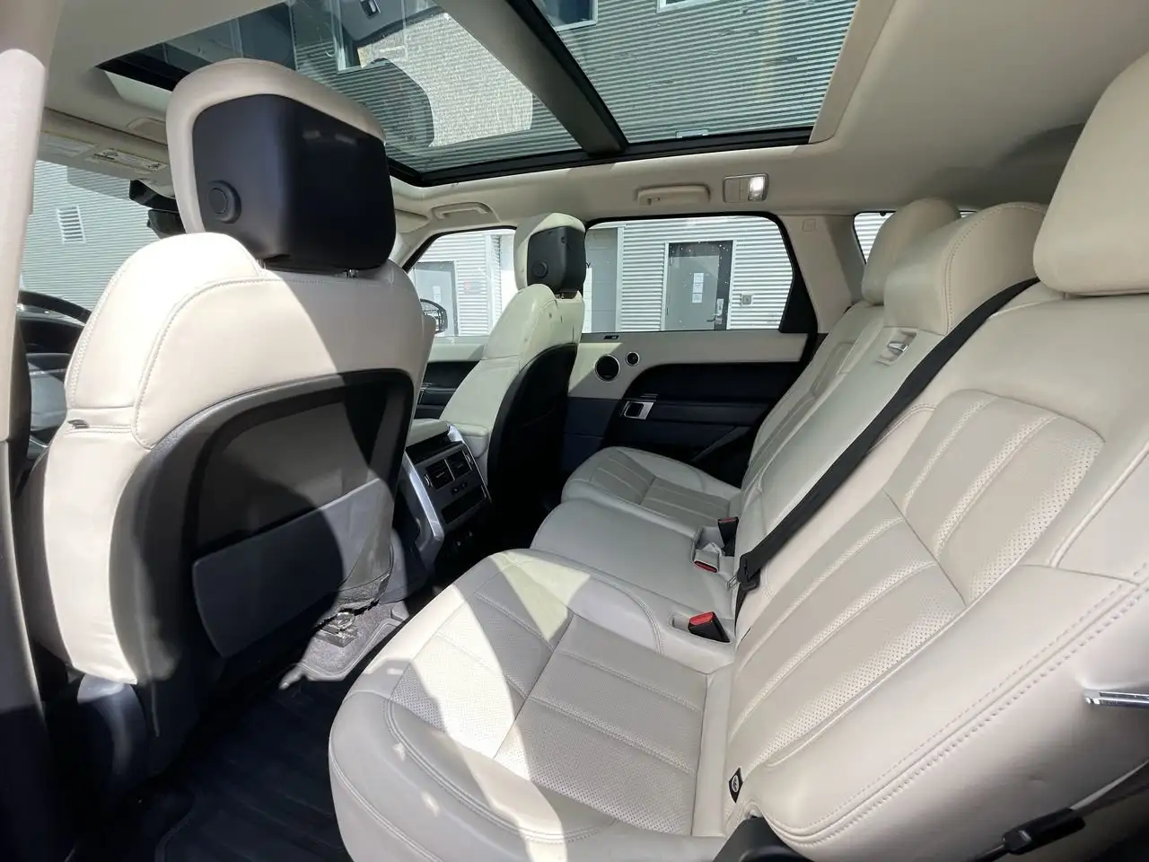 Land Rover Range Rover Sport снимка Land Rover Range Rover Sport