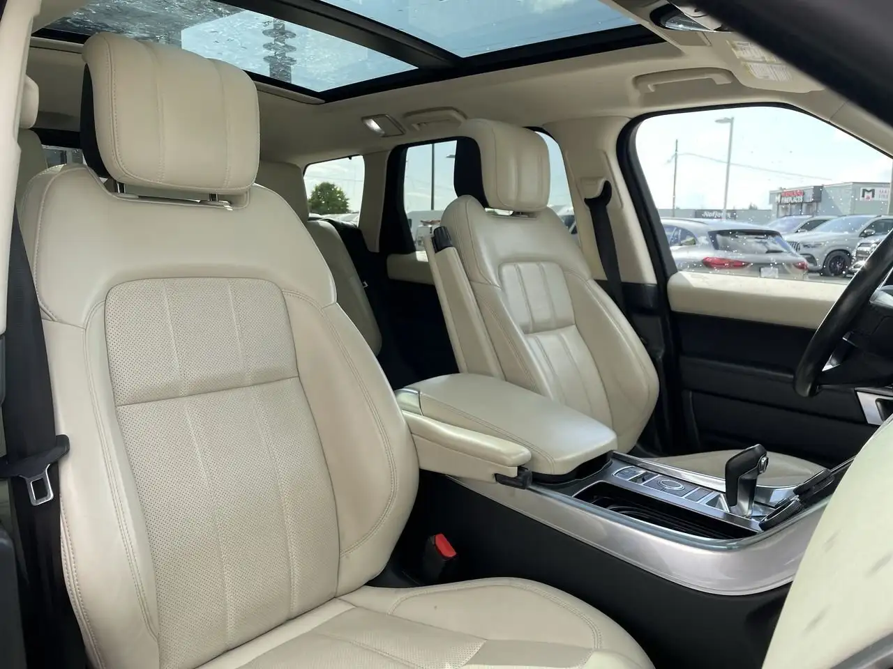 Land Rover Range Rover Sport снимка Land Rover Range Rover Sport