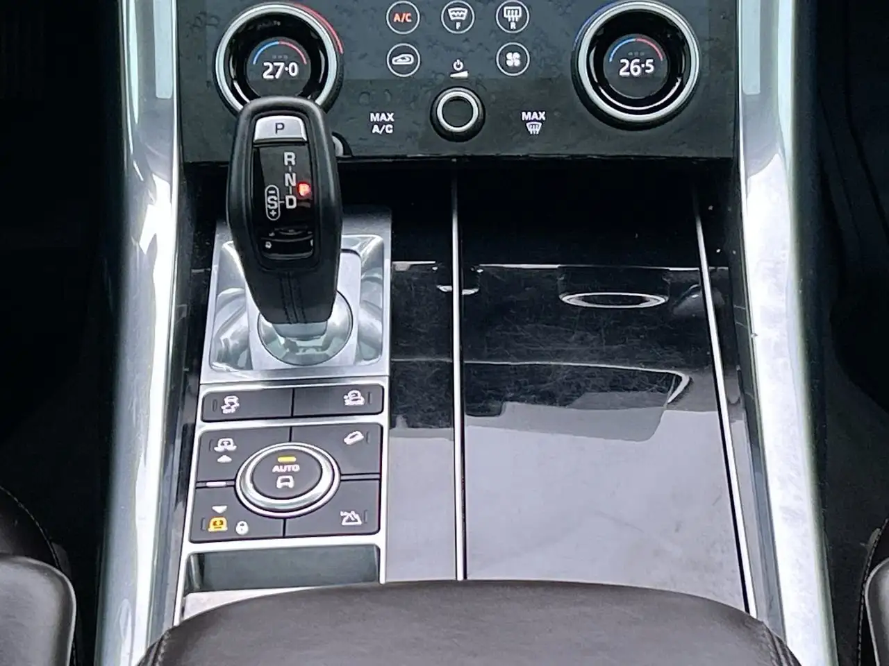 Land Rover Range Rover Sport снимка Land Rover Range Rover Sport