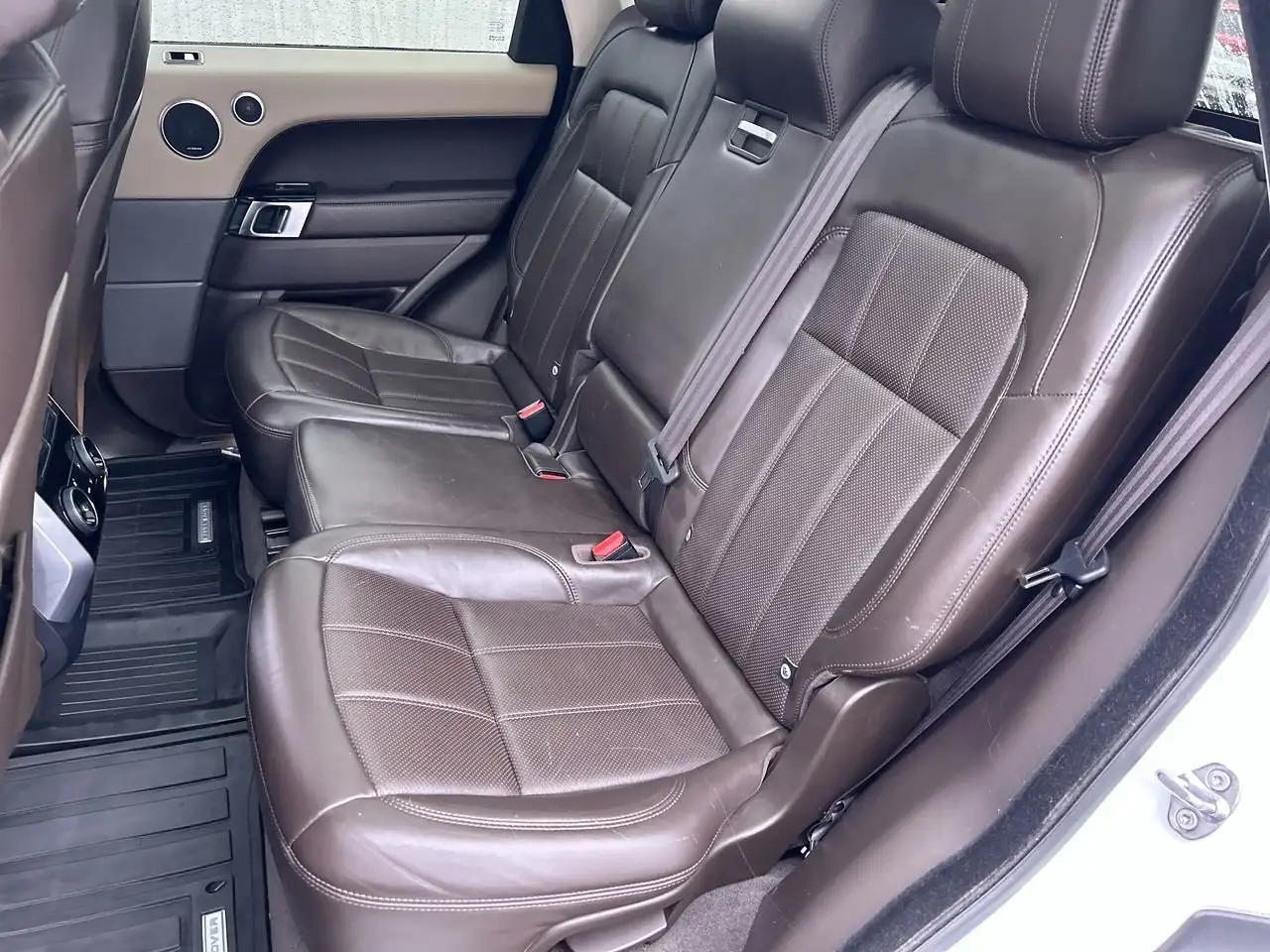 Land Rover Range Rover Sport снимка Land Rover Range Rover Sport