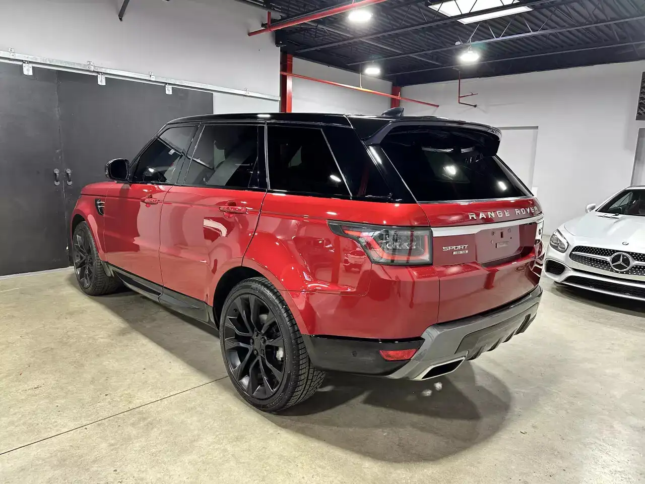 Land Rover Range Rover Sport снимка Land Rover Range Rover Sport