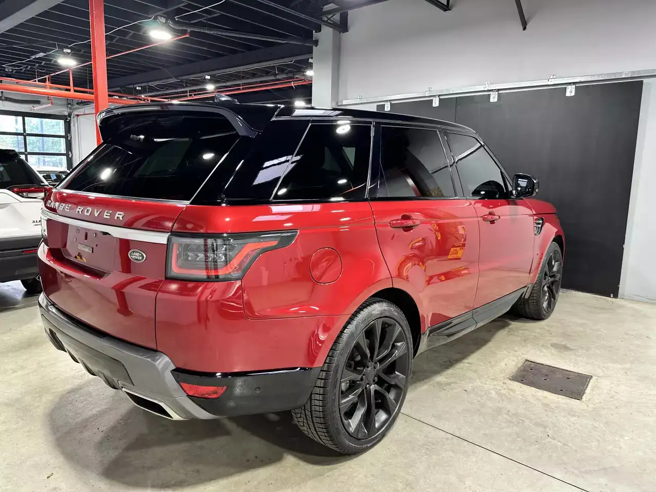 Land Rover Range Rover Sport снимка Land Rover Range Rover Sport
