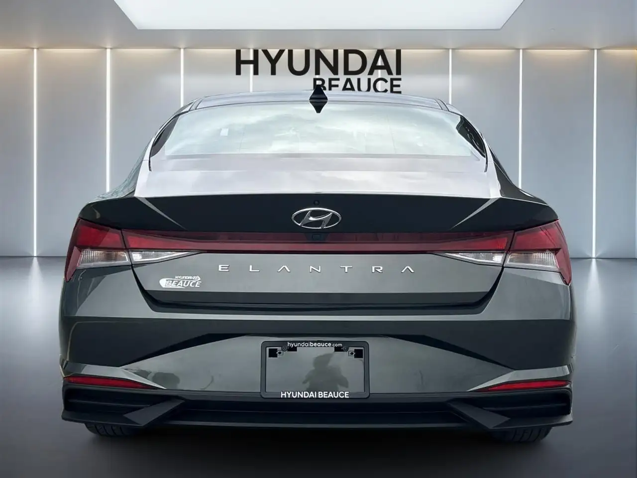 Hyundai ELANTRA снимка Hyundai ELANTRA