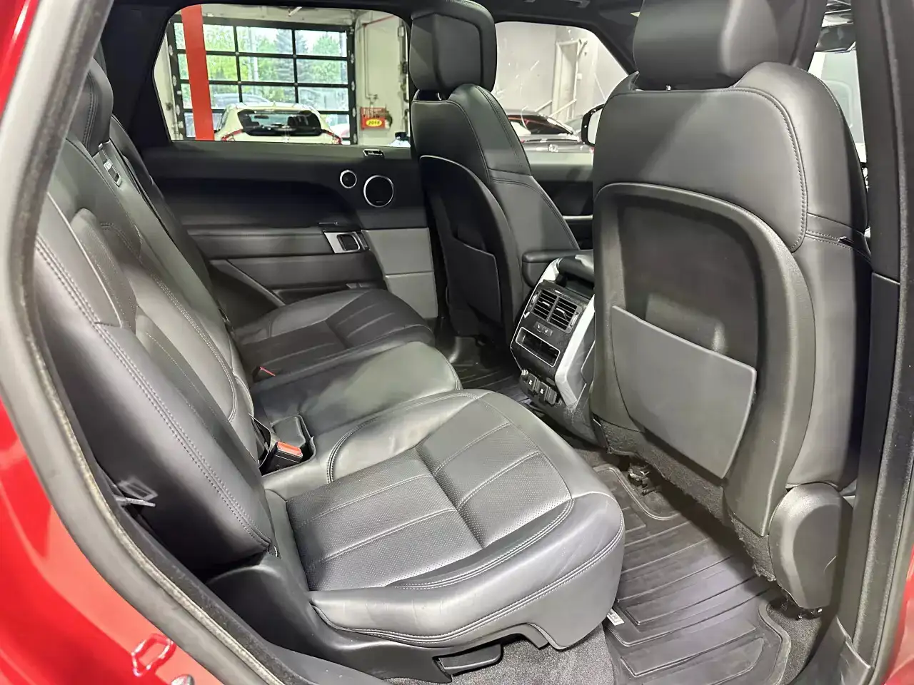 Land Rover Range Rover Sport снимка Land Rover Range Rover Sport