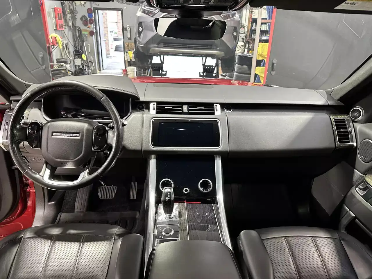 Land Rover Range Rover Sport снимка Land Rover Range Rover Sport