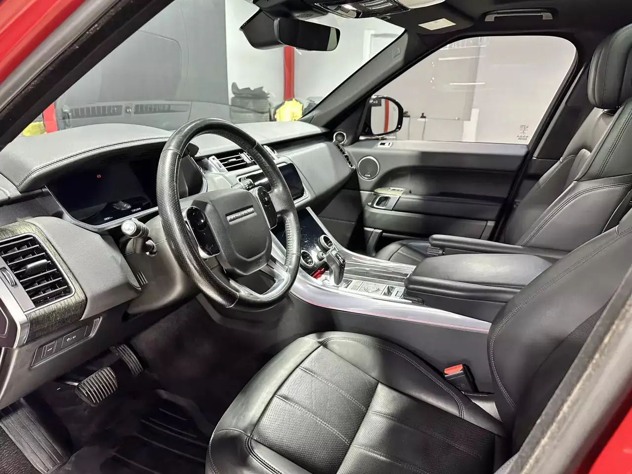 Land Rover Range Rover Sport снимка Land Rover Range Rover Sport