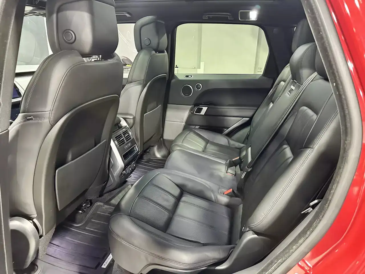 Land Rover Range Rover Sport снимка Land Rover Range Rover Sport