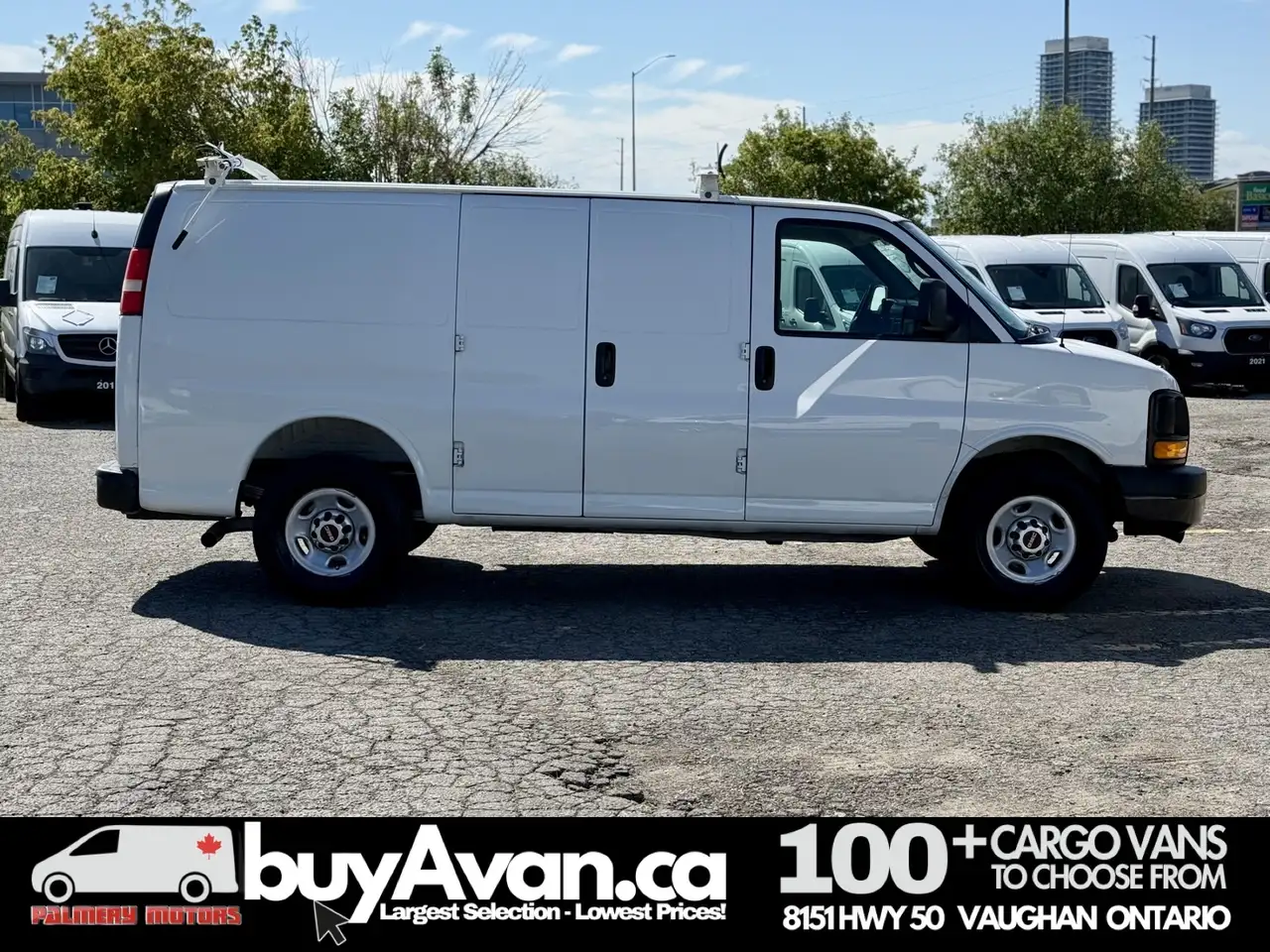 GMC Savana photo GMC Savana