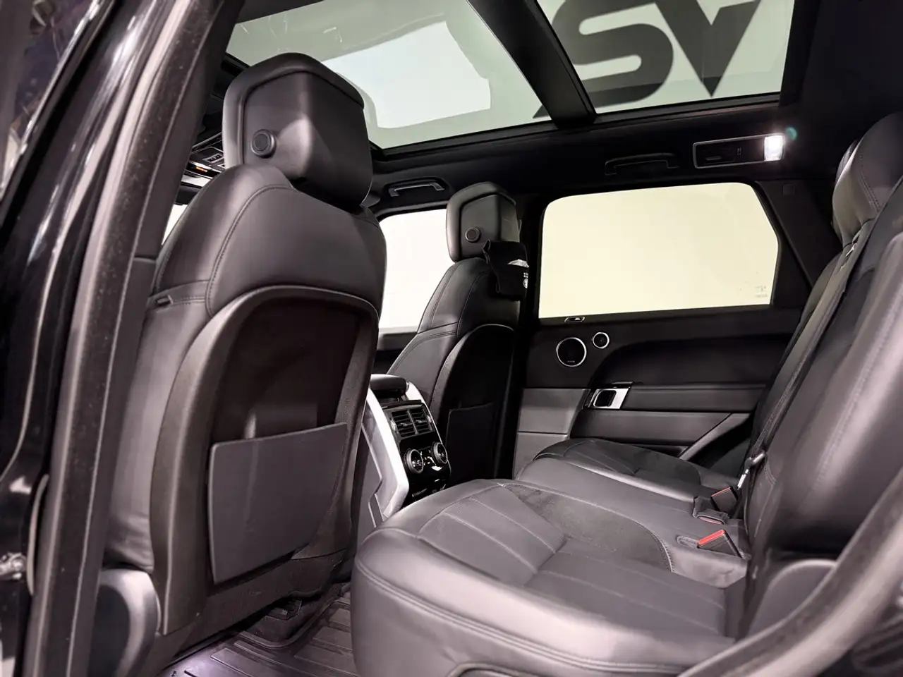 Land Rover Range Rover Sport снимка Land Rover Range Rover Sport