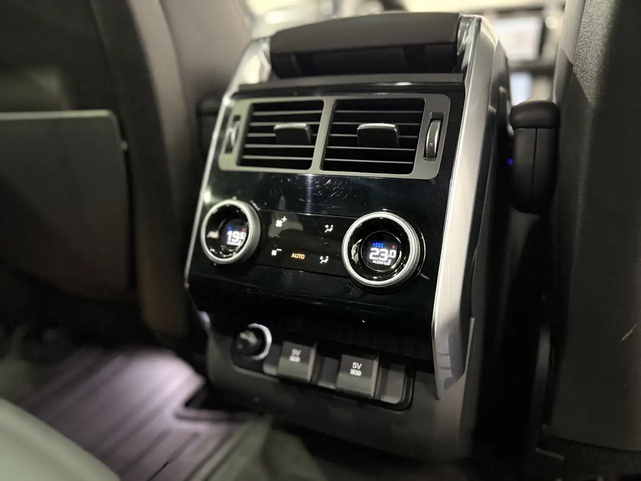 Land Rover Range Rover Sport снимка Land Rover Range Rover Sport