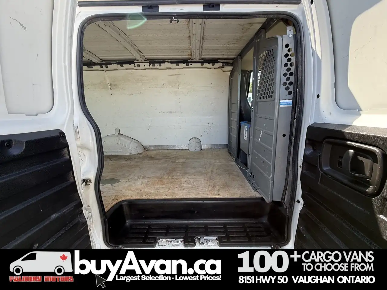GMC Savana photo GMC Savana