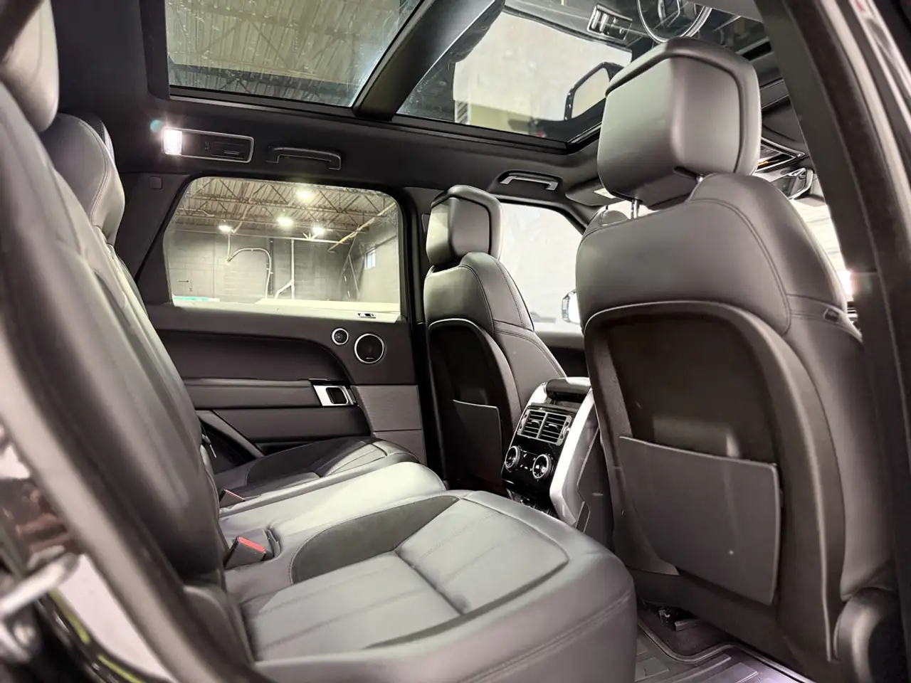 Land Rover Range Rover Sport снимка Land Rover Range Rover Sport