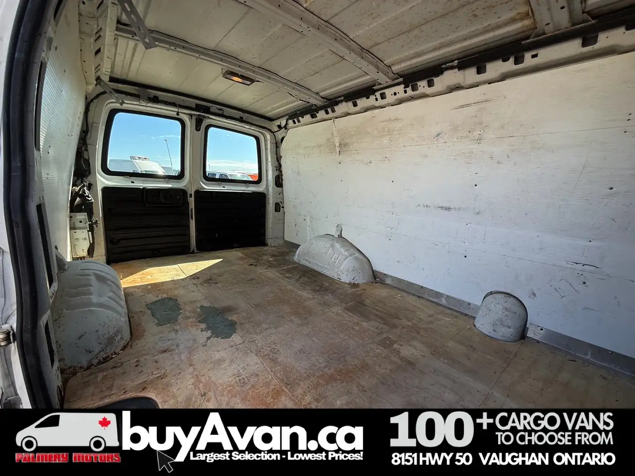 GMC Savana photo GMC Savana