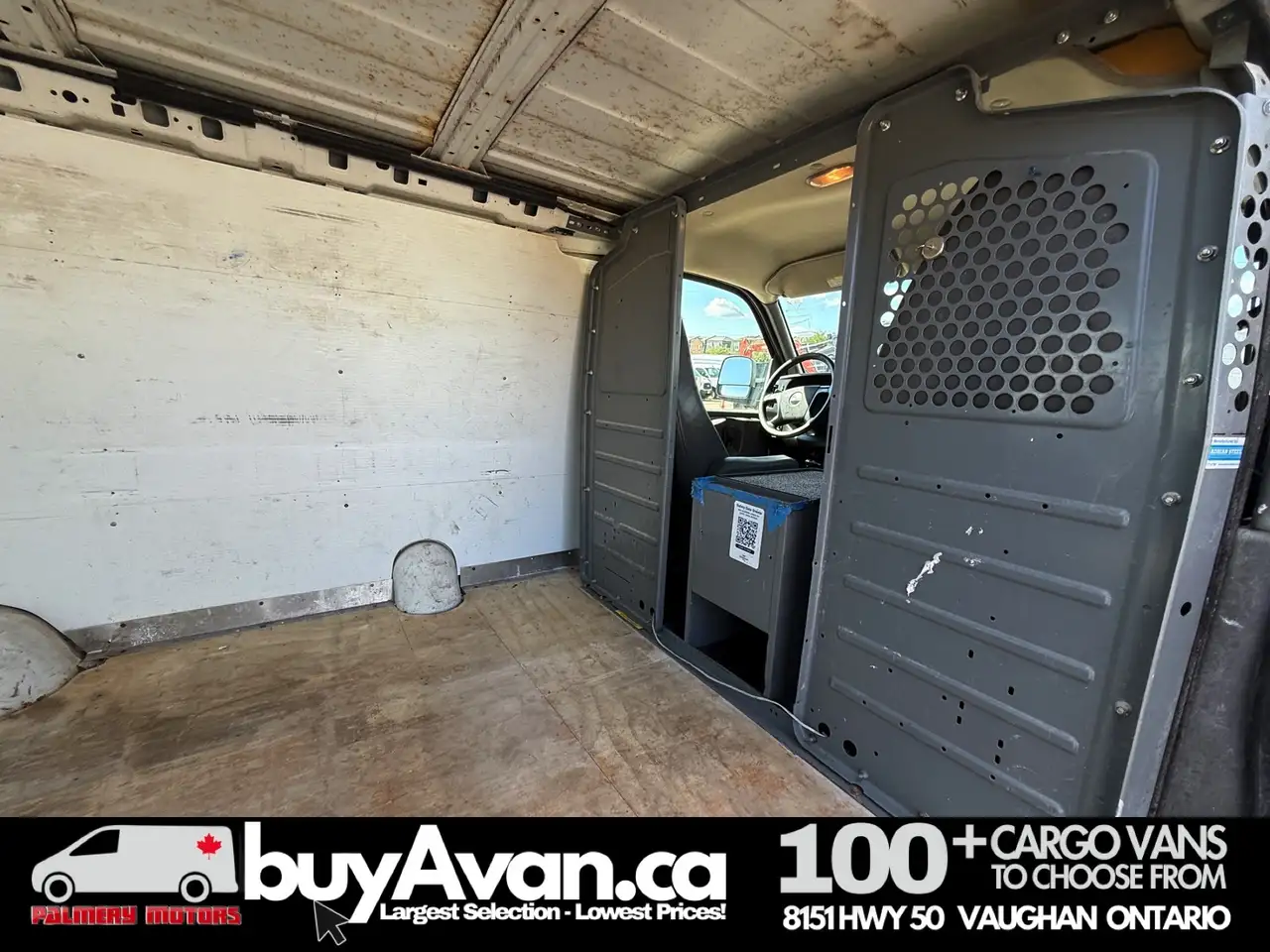 GMC Savana photo GMC Savana