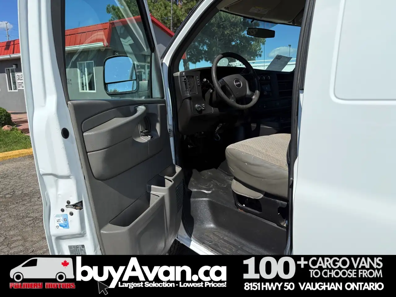 GMC Savana photo GMC Savana
