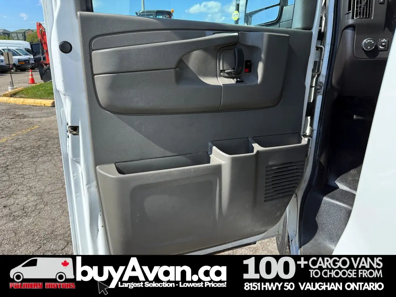 GMC Savana photo GMC Savana
