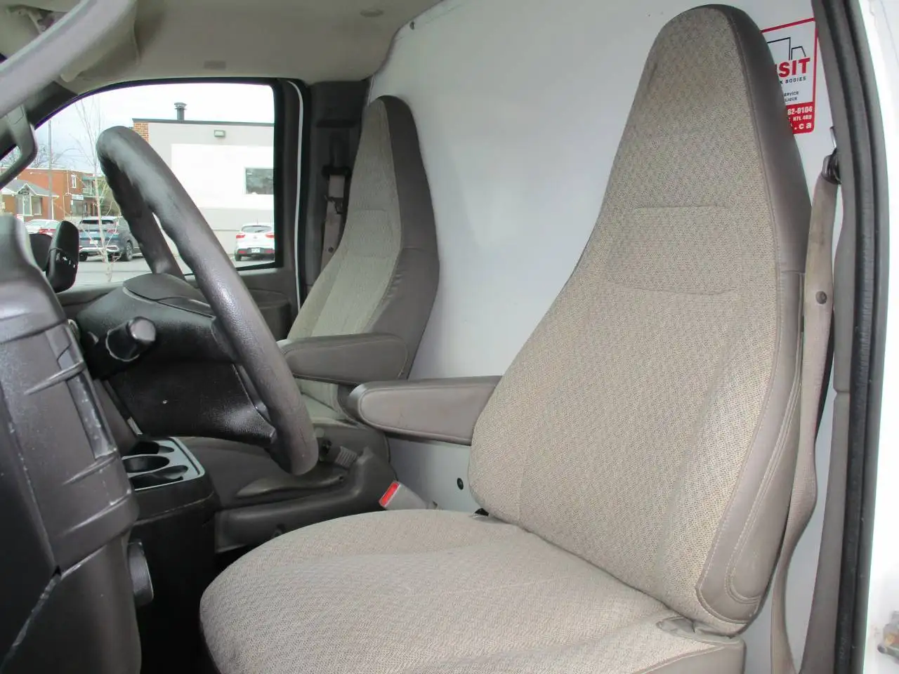 GMC Savana photo GMC Savana