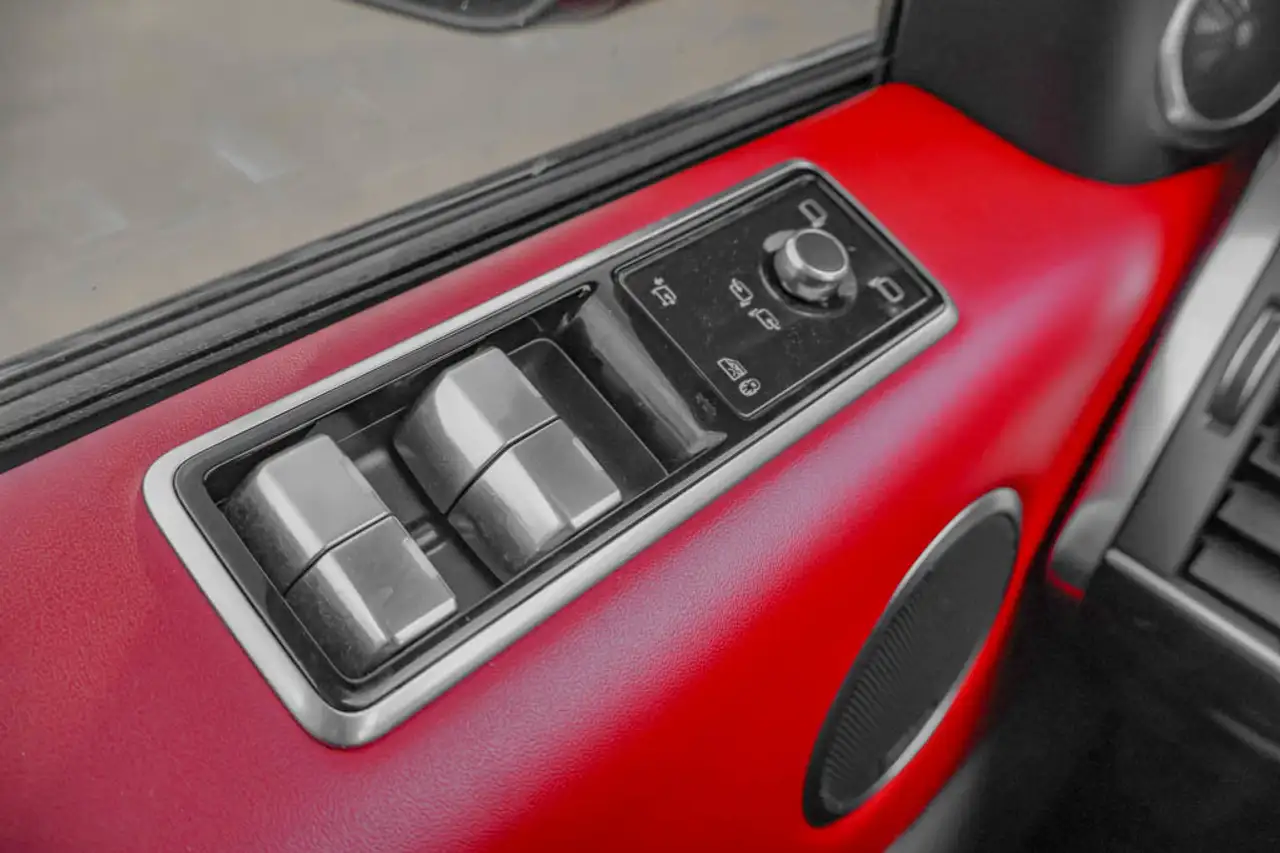 Land Rover Range Rover Sport снимка Land Rover Range Rover Sport