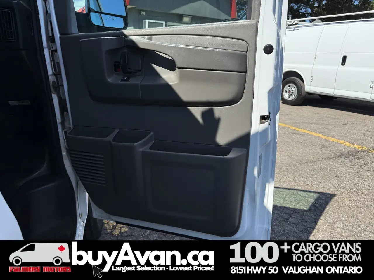 GMC Savana photo GMC Savana