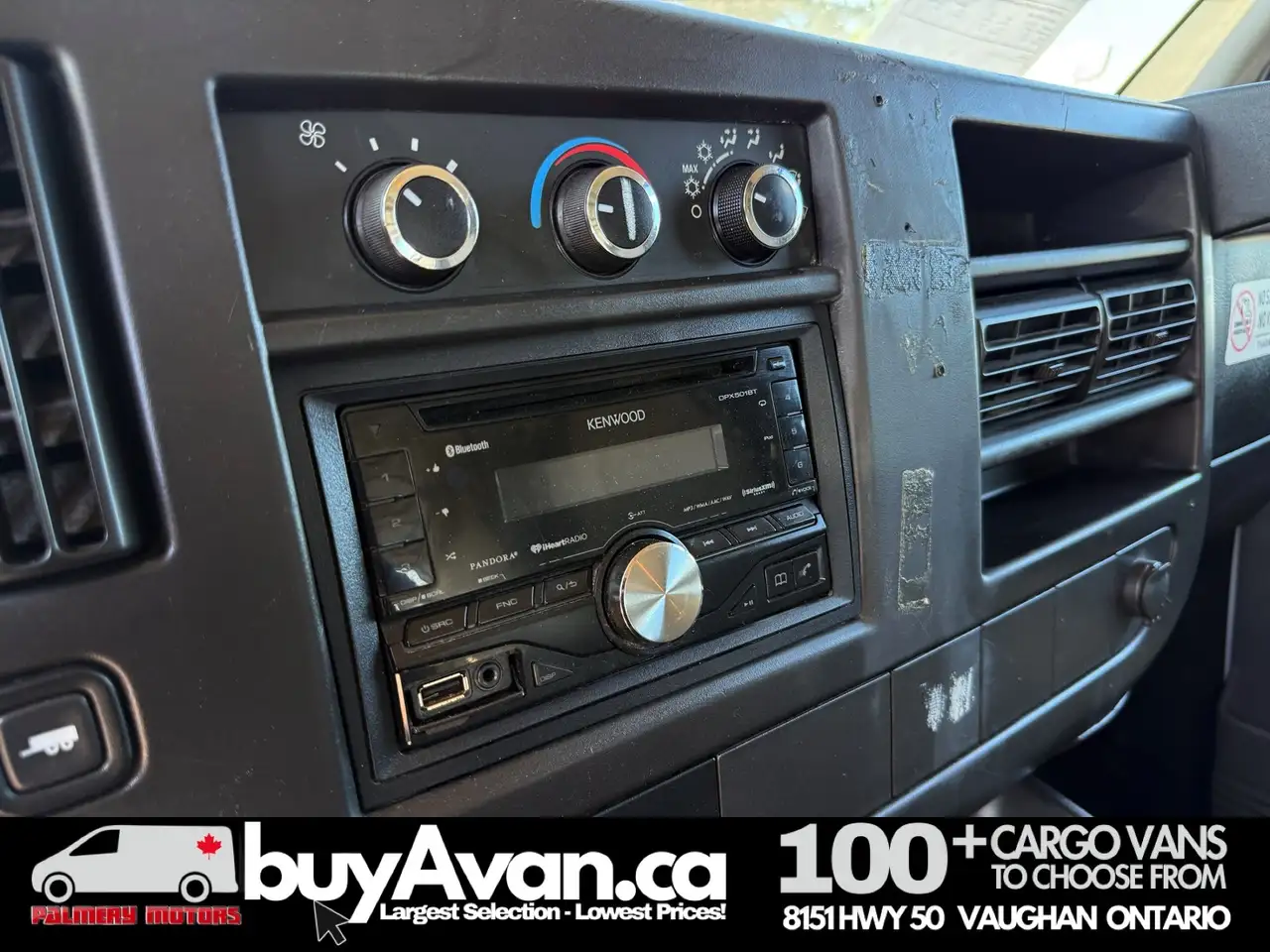 GMC Savana photo GMC Savana
