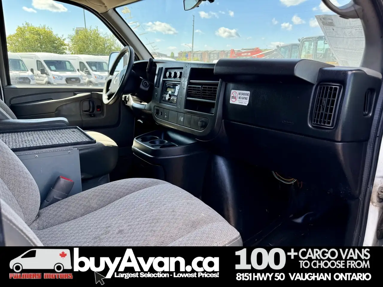GMC Savana photo GMC Savana