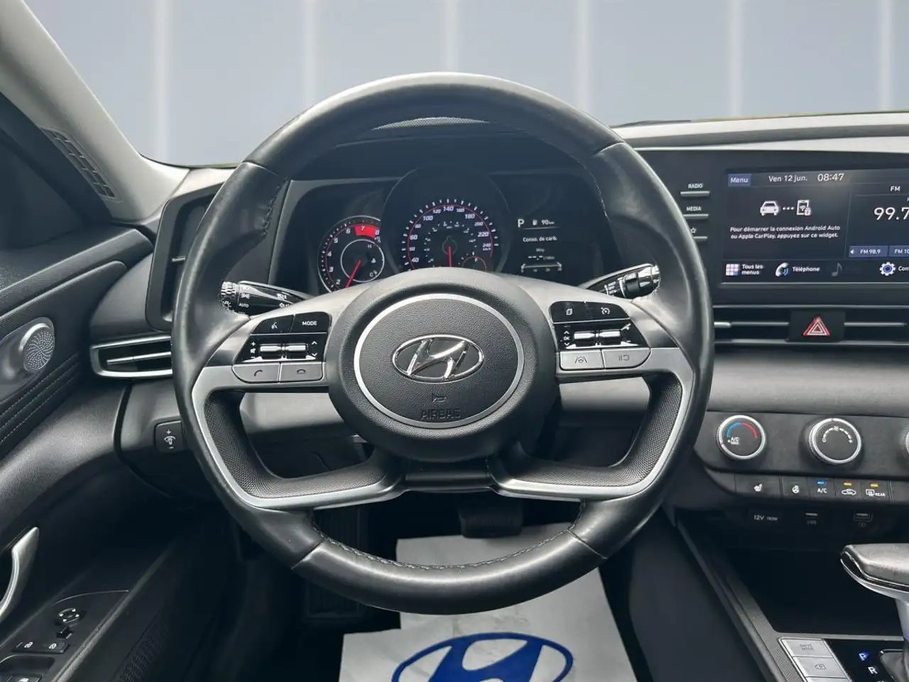 Hyundai ELANTRA снимка Hyundai ELANTRA