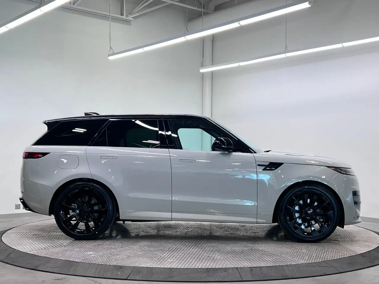 Land Rover Range Rover Sport снимка Land Rover Range Rover Sport