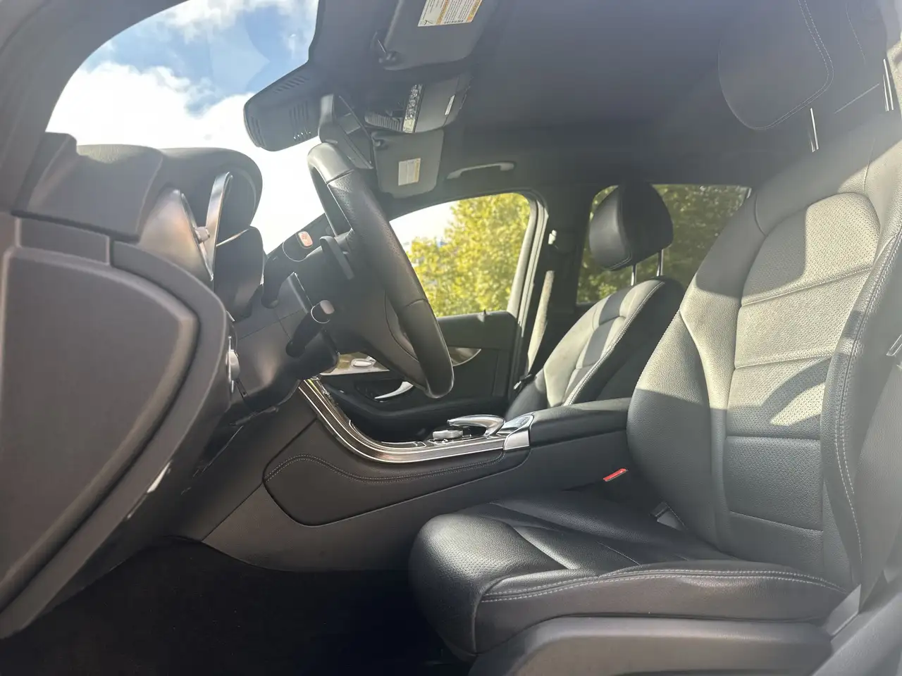 Mercedes-Benz GLC снимка Mercedes-Benz GLC